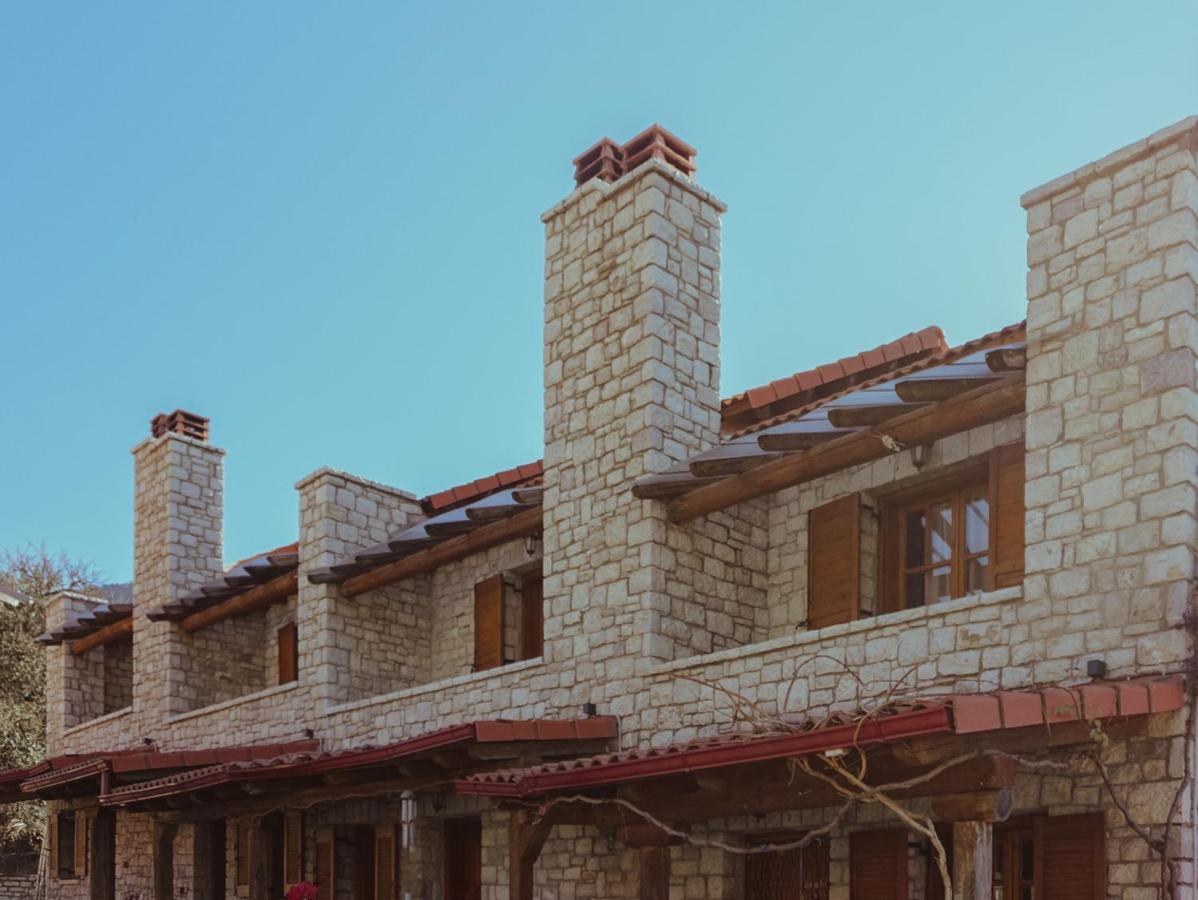 Mezonetes Helmos Apartment Ano Lousoi Ngoại thất bức ảnh