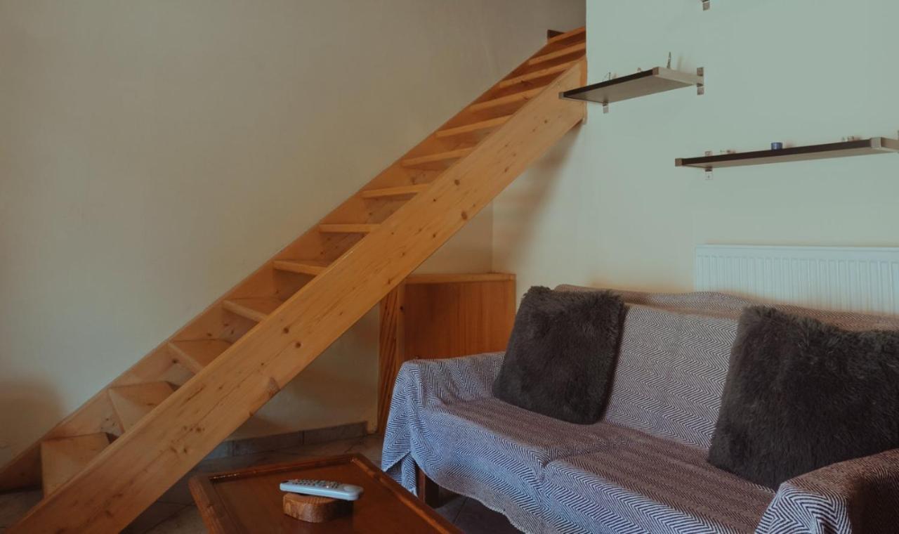 Mezonetes Helmos Apartment Ano Lousoi Ngoại thất bức ảnh