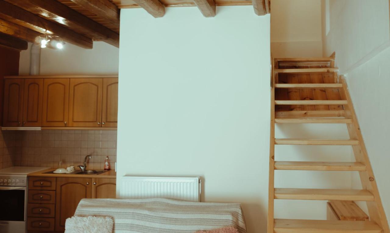 Mezonetes Helmos Apartment Ano Lousoi Ngoại thất bức ảnh