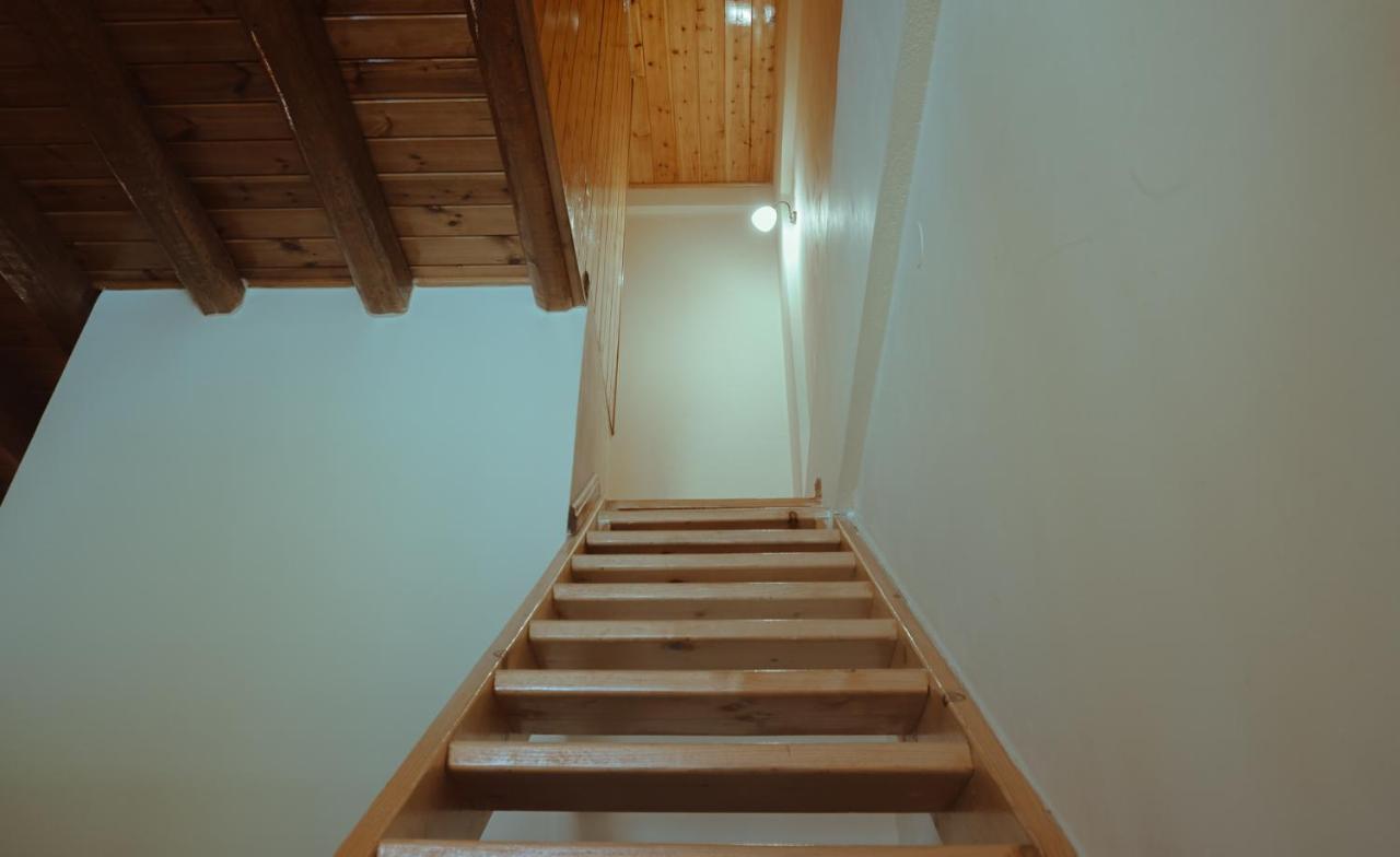 Mezonetes Helmos Apartment Ano Lousoi Ngoại thất bức ảnh