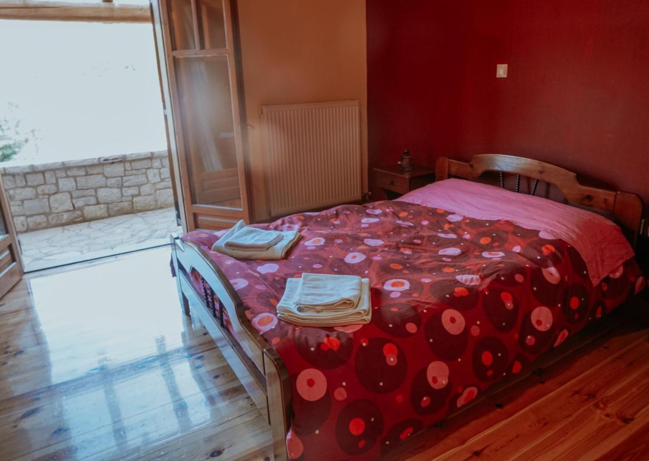 Mezonetes Helmos Apartment Ano Lousoi Ngoại thất bức ảnh